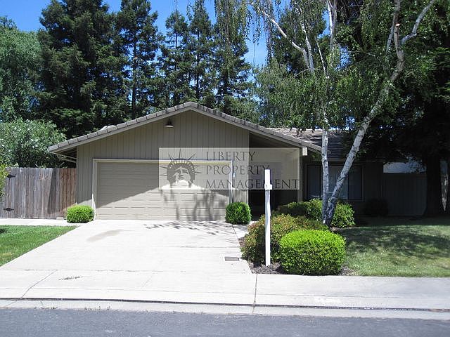 1st image of 4596 Winding River Cir