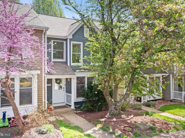 1568 Poplar Grove Dr, Reston, VA 20194