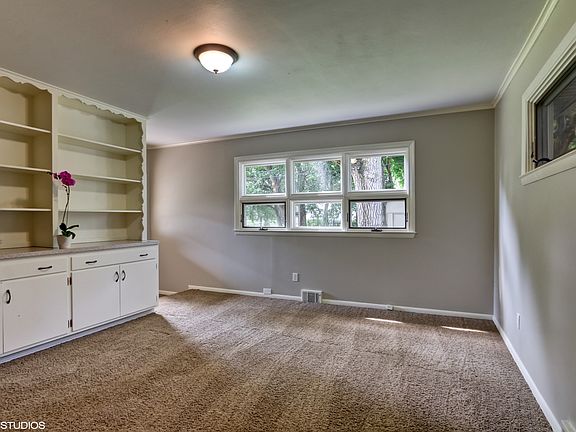 5th image of 5515 W 81st St