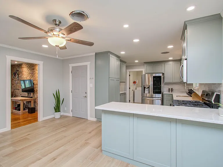 9002 Railton St — Photo 8