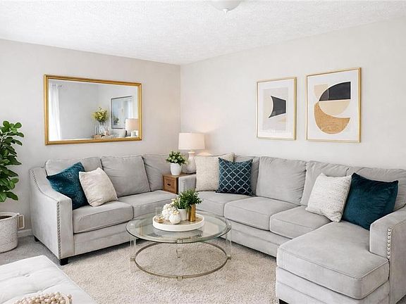 2nd image of 1445 E McIntosh Rd