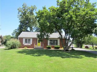 12 Davis Dr, Jerseyville, IL 62052