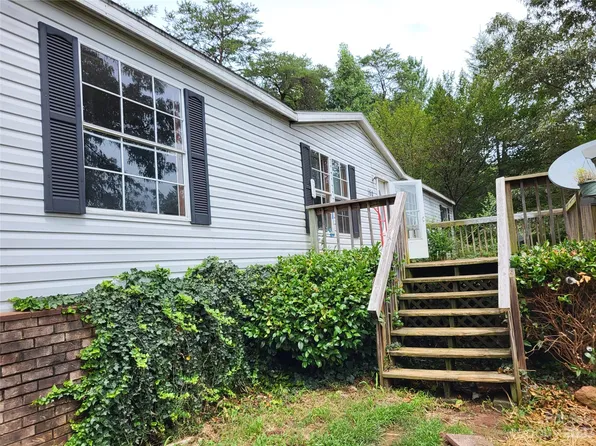 160 Honor Ln, Mill Spring, NC 28756