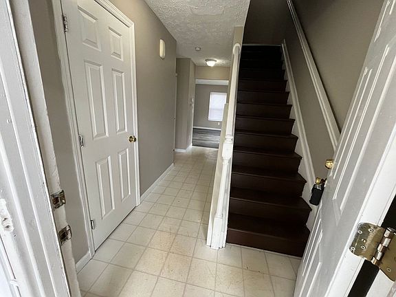 2nd image of 49 Wellington Ct