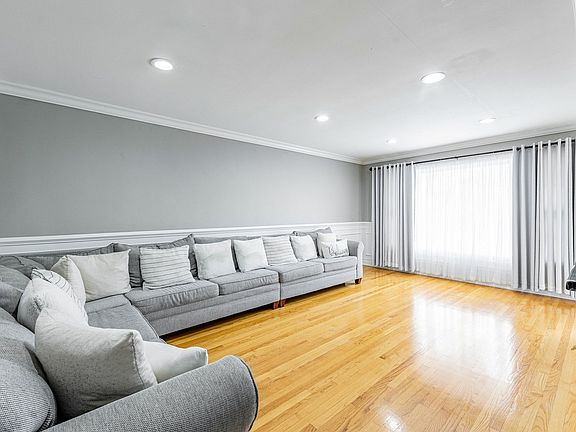 5th image of 9220 S Avers Ave