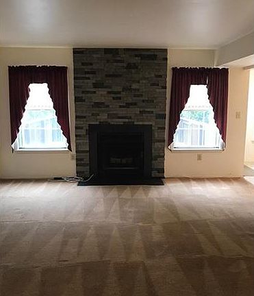 4th image of 279 Abbey Dr