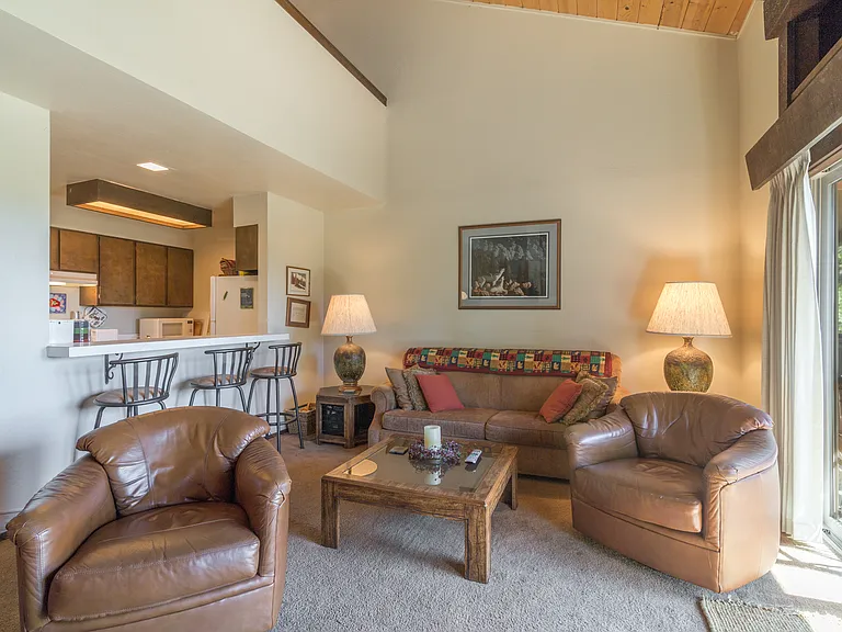 2755 N Lake Blvd #99 — Photo 4