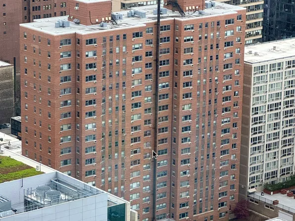 2909 N Sheridan Rd APT 409, Chicago, IL 60657