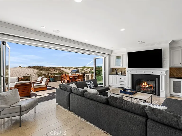 7304 W Oceanfront — Photo 6