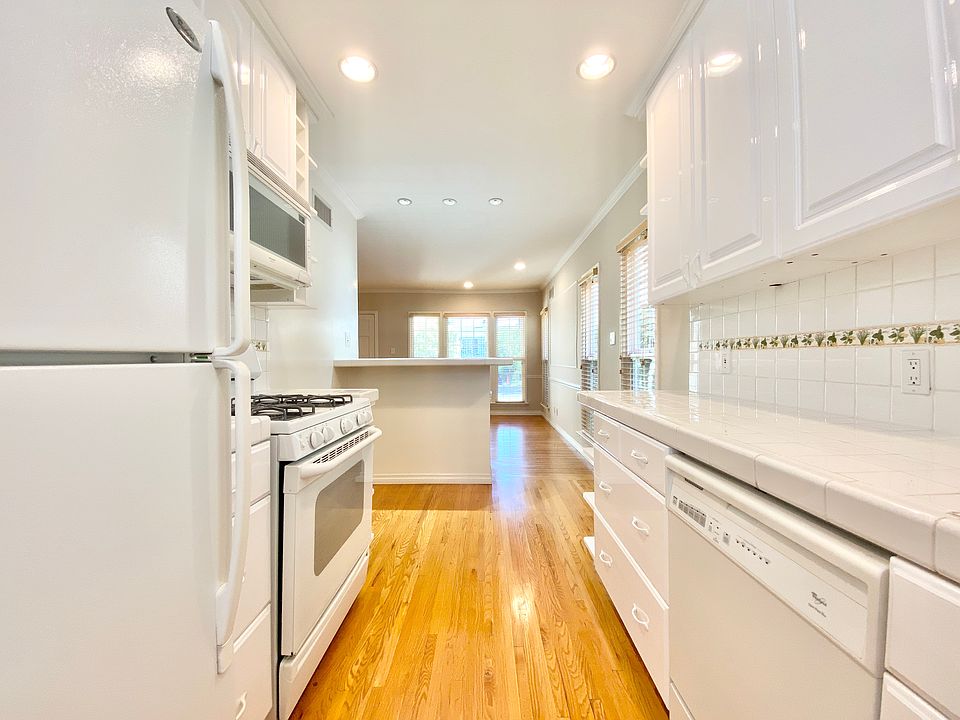 1st image of 129 S Swall Dr #2A