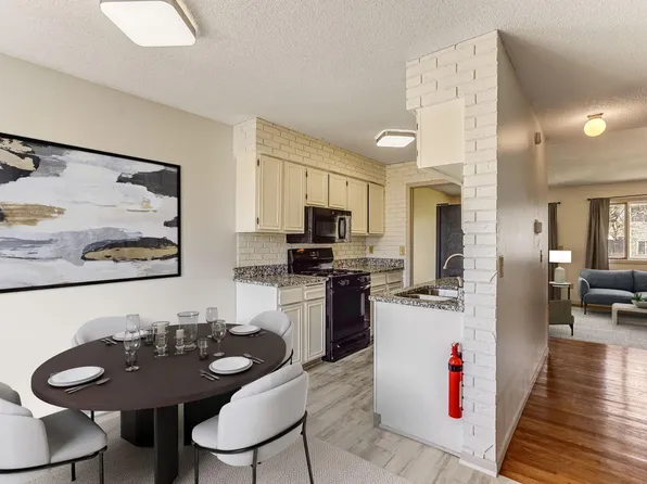 12186 Drake St NW, Coon Rapids, MN 55448