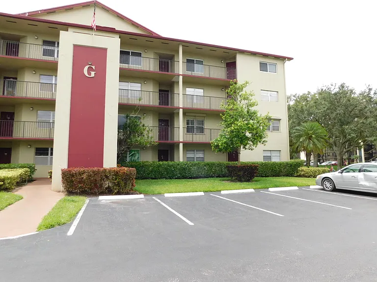 12800 SW 7th Ct #115 — Photo 2