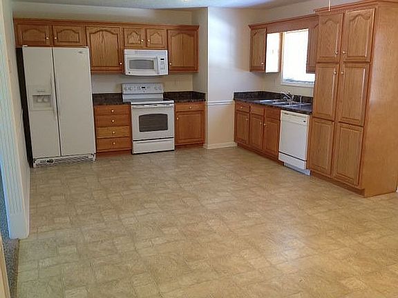 4th image of 13802 Bohannon Ave