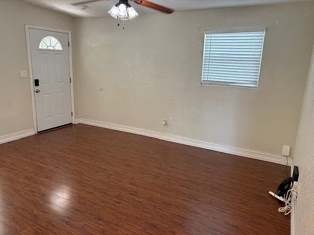2 bed, 1000 sqft, $1,400 — Photo 2