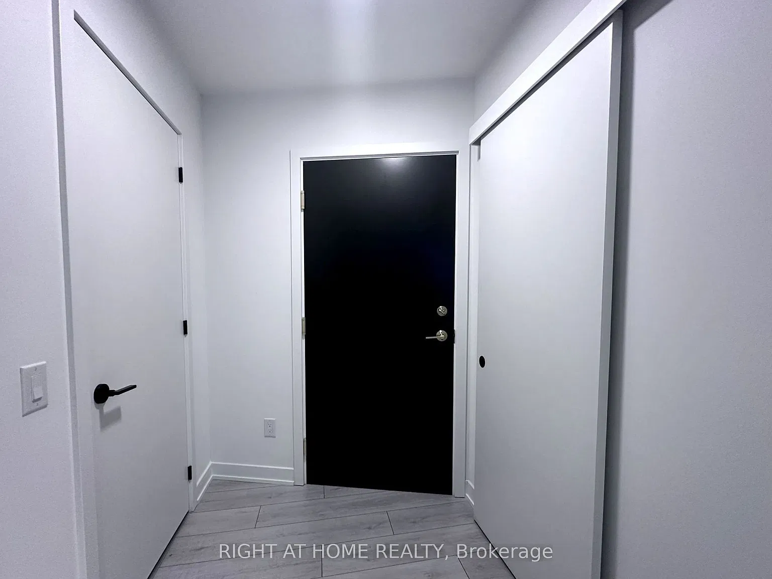 1 bed, $2,300 — Photo 4