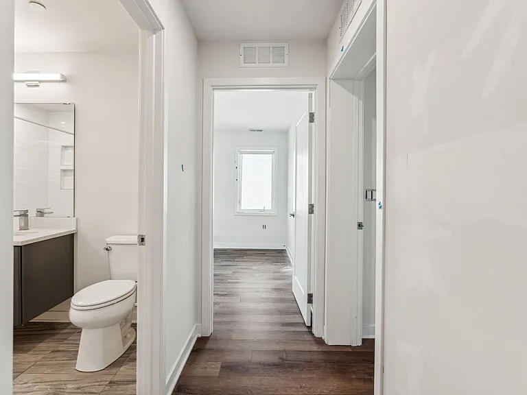 Graduate Pointe — Photo 165