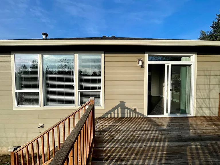 2120 SW Dolph Ct — Photo 31