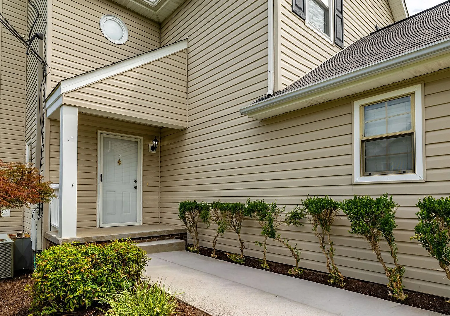 West Knoxville 37922 - Freshly painted and move-in ready, 3-bedroom, 2. — Photo 4