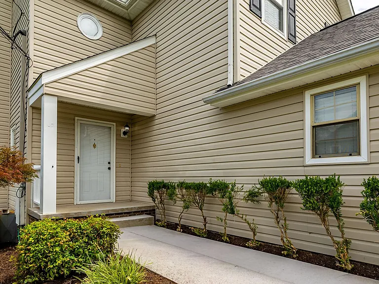 8807 Ryegate Dr — Photo 4