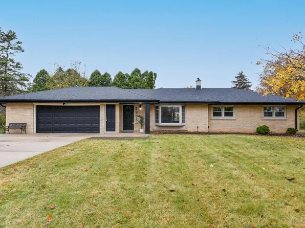 2905 Burlawn PARKWAY, Brookfield, WI 53005