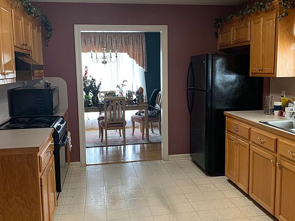 3rd image of 1406 Renee Dr