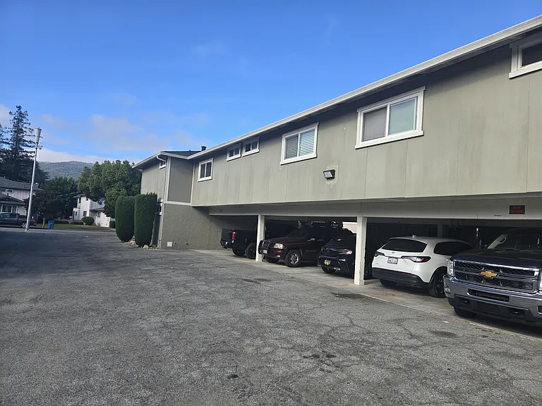 1241 Juniper Dr — Photo 4