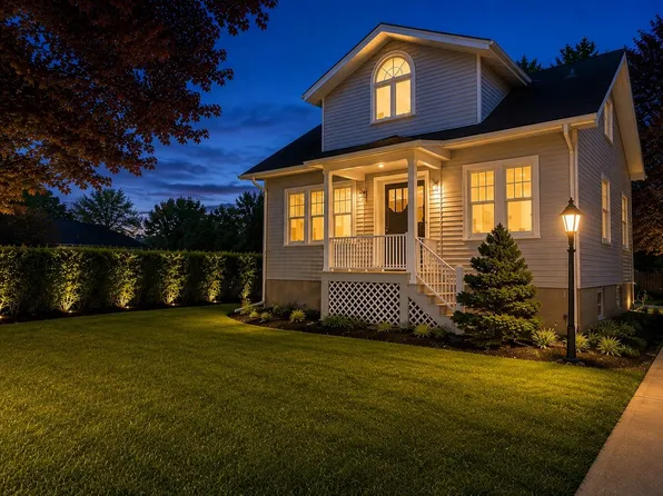 197 W Geneva St, Williams Bay, WI 53191