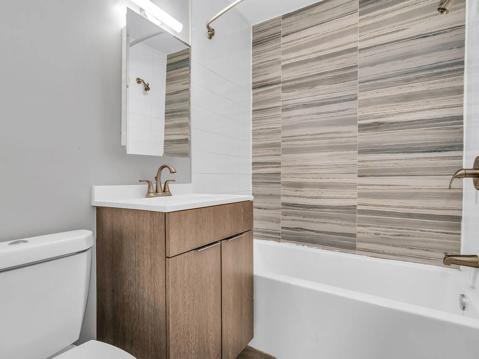 Tremont Court Apartments — Photo 4