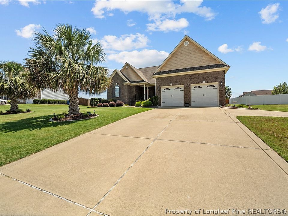 1st image of 605 Oakridge Dr
