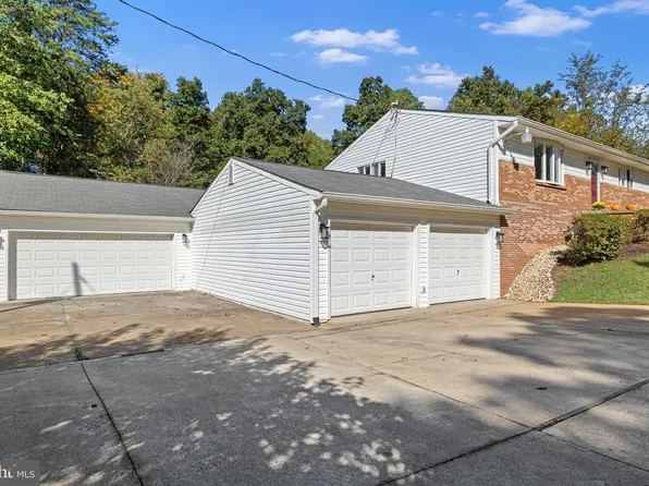 5010 Bobcat Ct, Woodbridge, VA 22193