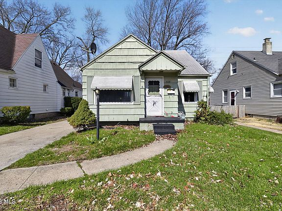 3rd image of 3621 Sherbrooke Rd