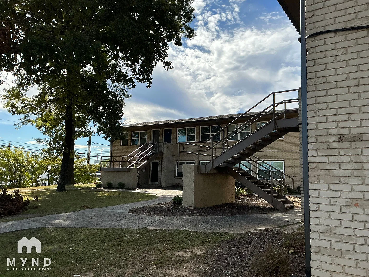 877 Virginia Ave — Photo 4