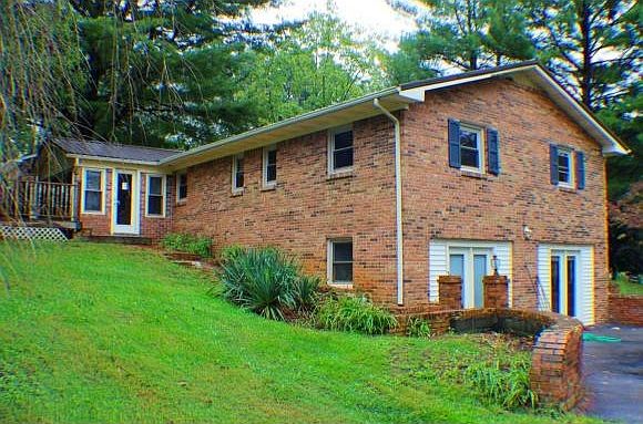 2nd image of 541 Knobview Rd