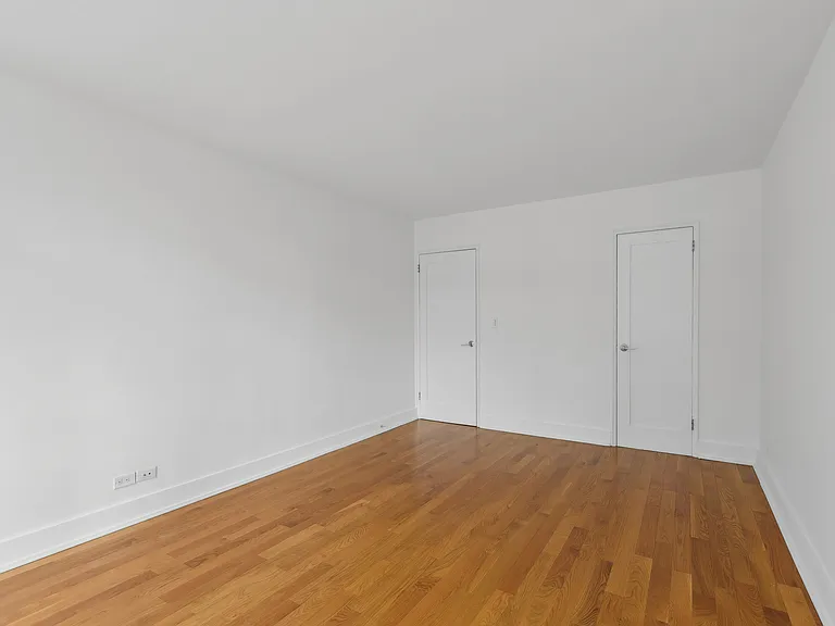 330 W 58th St #16K — Photo 8