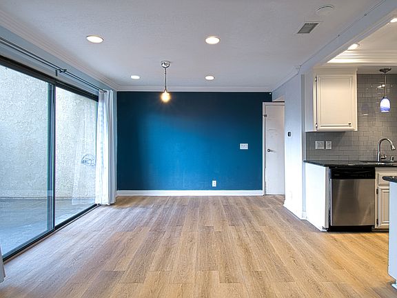 5th image of 2064 S West St