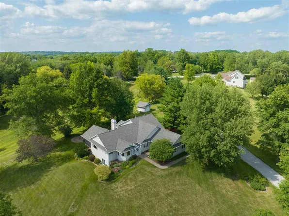 2671 Hidden Valley Trl NE, Solon, IA 52333