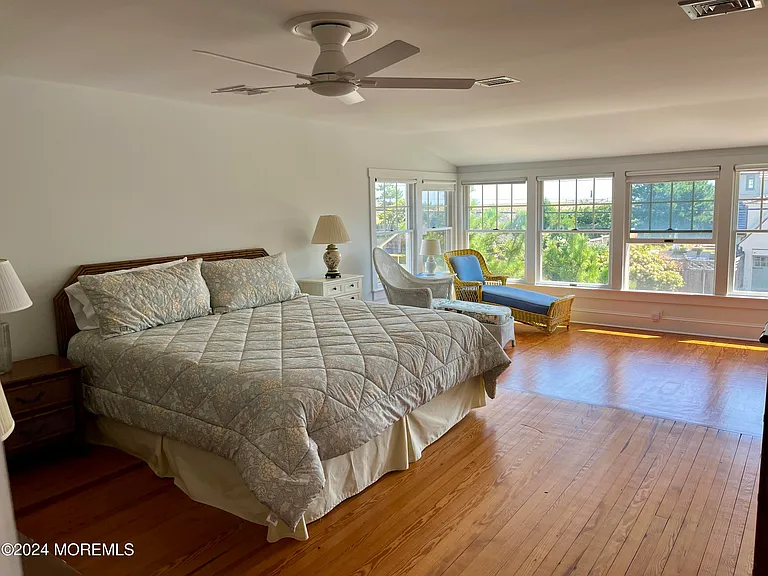 724 East Ave — Photo 14