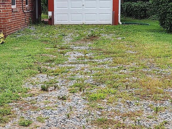 2nd image of 1103 Edmonston Dr