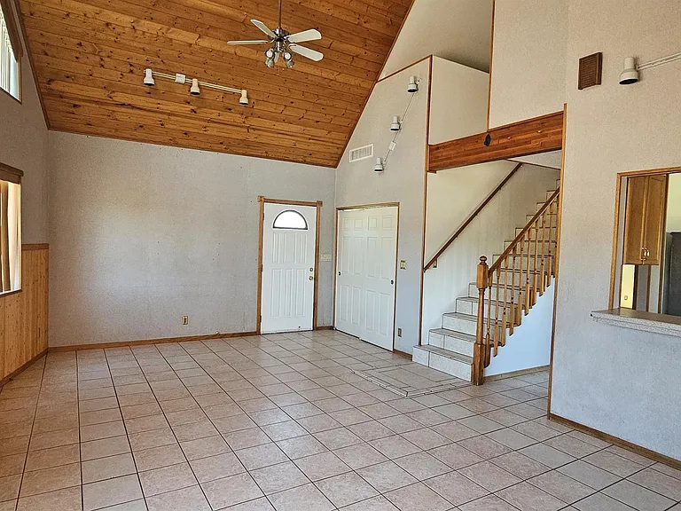 8475 Selma Ln — Photo 7
