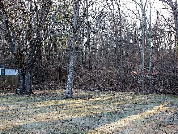 4th image of 13 Ewald Ave