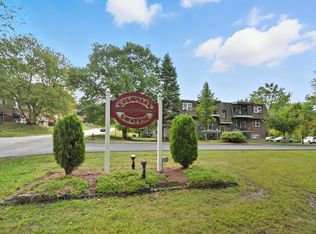 700 Robbins Ave APT 6, Dracut, MA 01826