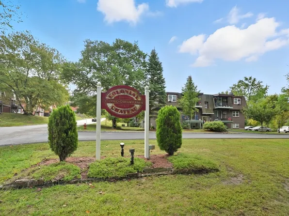 700 Robbins Ave APT 6, Dracut, MA 01826