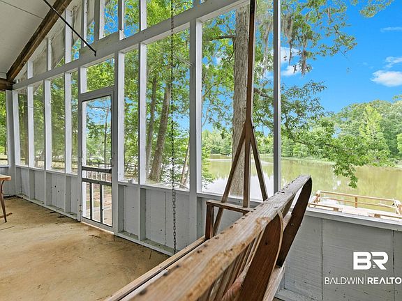 5th image of 165 Lake Dr