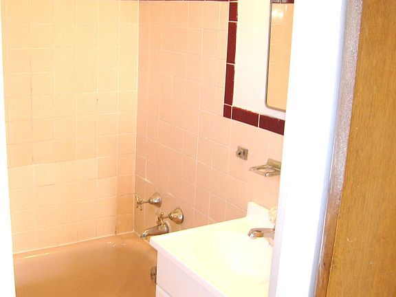 5th image of 909 N Pearl St APT 309