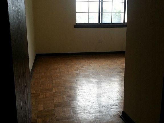 3rd image of 3241 Milwaukee Ave APT 1E