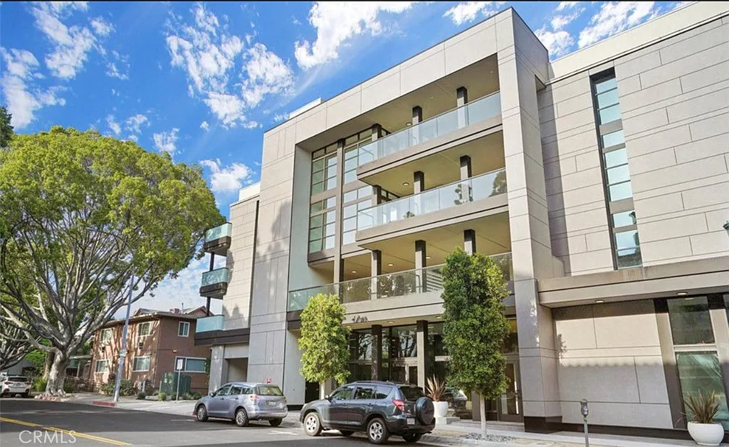 Building Photo - 178 S Euclid Ave #211