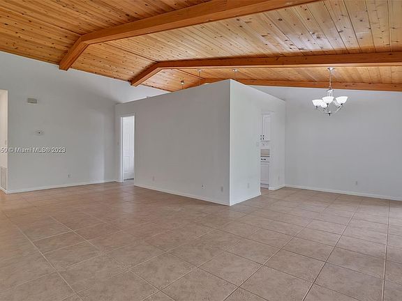 5th image of 1700 Riverwood Ln