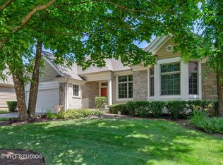 230 Course Dr, Lake In The Hills, IL 60156