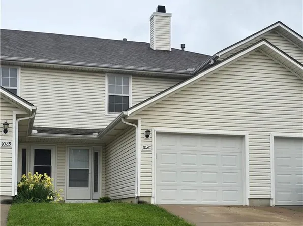 102 NE Sunshine St APT C, Oak Grove, MO 64075