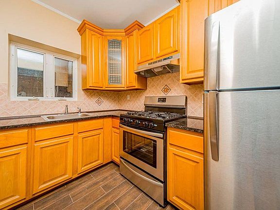 2nd image of 10110 Rockaway Beach Blvd APT 1